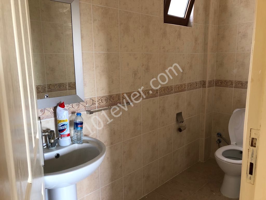 Boğazda kiralık 3+1 eşyalı daire