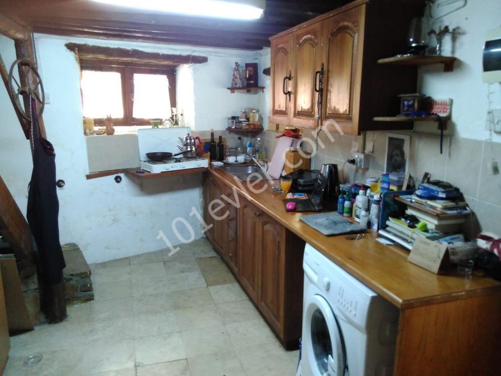 Flat To Rent in Zeytinlik, Kyrenia