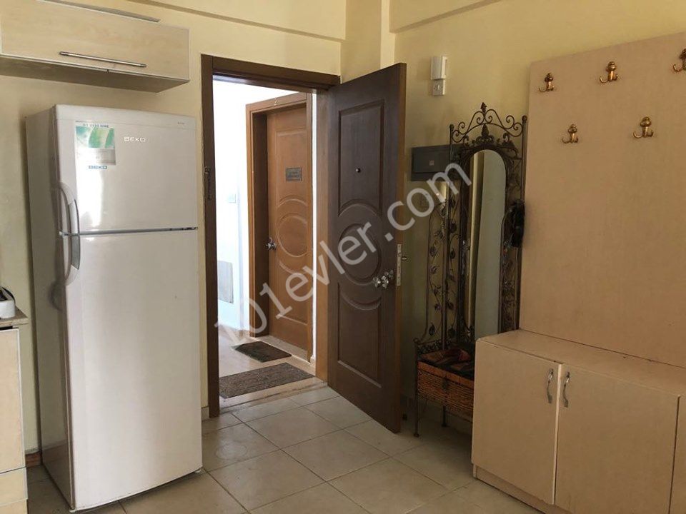 Girne Merkez'de kiralık eşyalı 2+1 daire