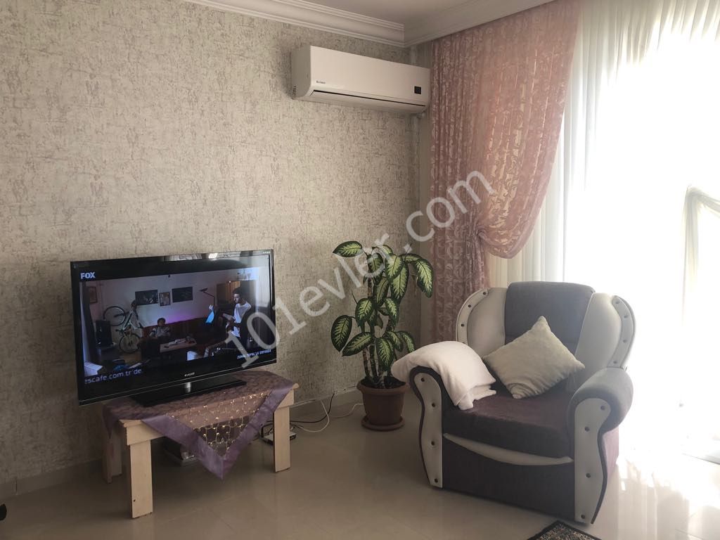 Girne Merkezde 3+1 eşyalı daire