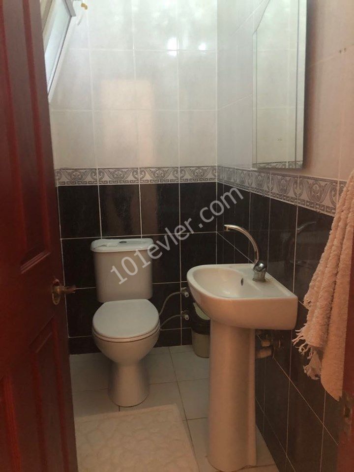 Girne Merkezde 3+1 eşyalı daire