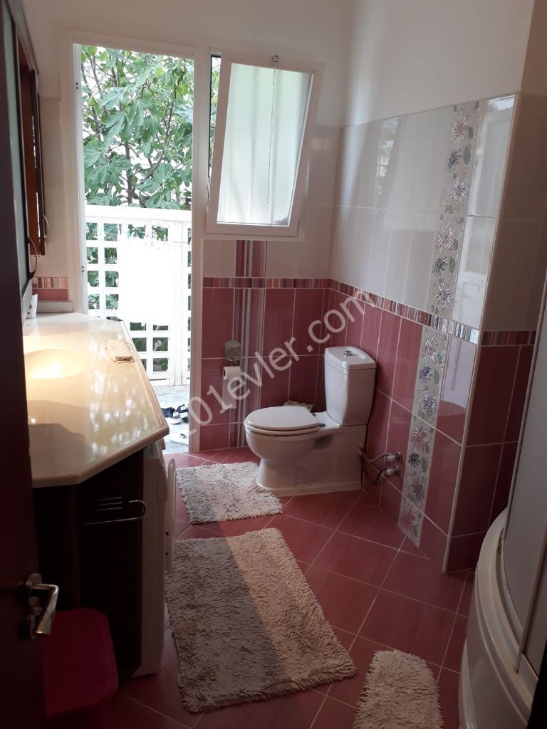 Girne Kaşgar bölgesinde, duraklara yakın kiralık 2+1 eşyalı daire