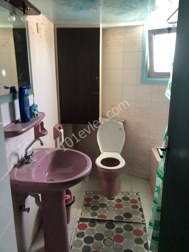 2+1 Wohnung im Zentrum von Kyrenia ** 