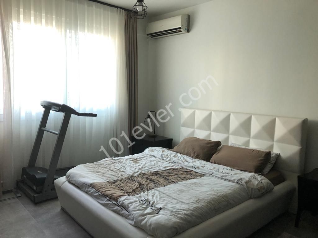 ① 2 + 1 Apartment Mit Garten Auf Dem Gelände Mit Pool In Karaoglanoglu ** 