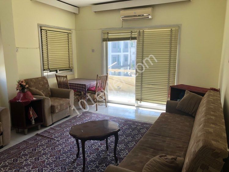 Girne Merkezde kiralık 2+1 eşyalı daire