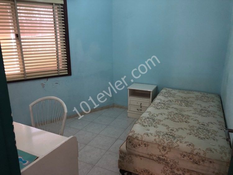 Girne Merkezde kiralık 2+1 eşyalı daire