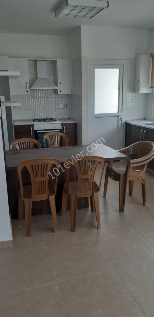 Devpa Süpermarket Bölgesinde kiralık 3+1 daire