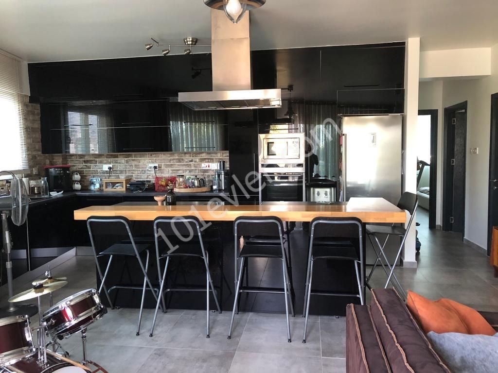 Flat To Rent in Karaoğlanoğlu, Kyrenia