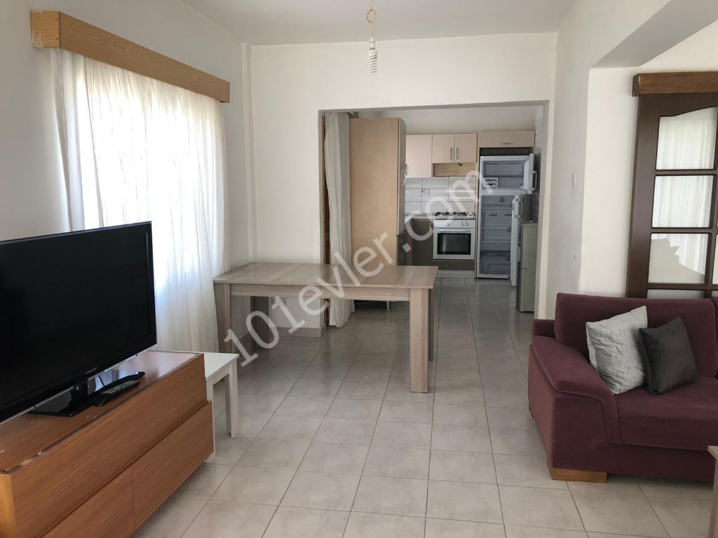 Lefkoşa Metropol Süpermarket Bölgesinde Kiralık Eşyalı 3+1 Daire