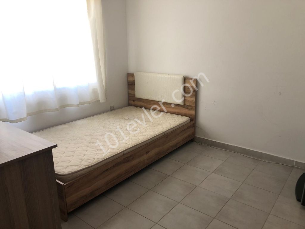 Lefkoşa Metropol Süpermarket Bölgesinde Kiralık Eşyalı 3+1 Daire