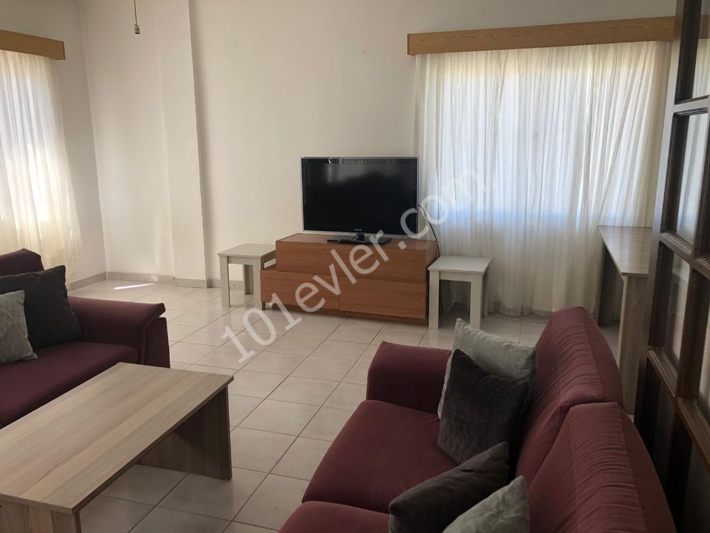 Lefkoşa Metropol Süpermarket Bölgesinde Kiralık Eşyalı 3+1 Daire