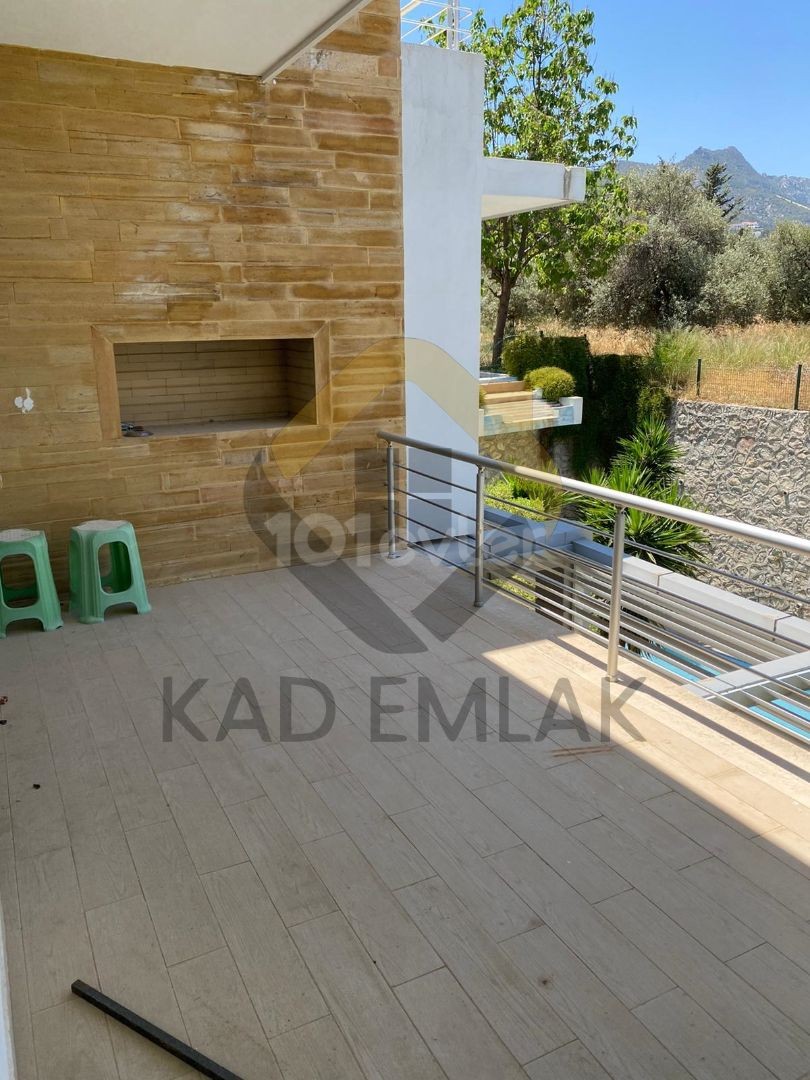 3 + 1 Ground Floor Furnished Apartment for Sale in Kyrenia Dogankoy ** 