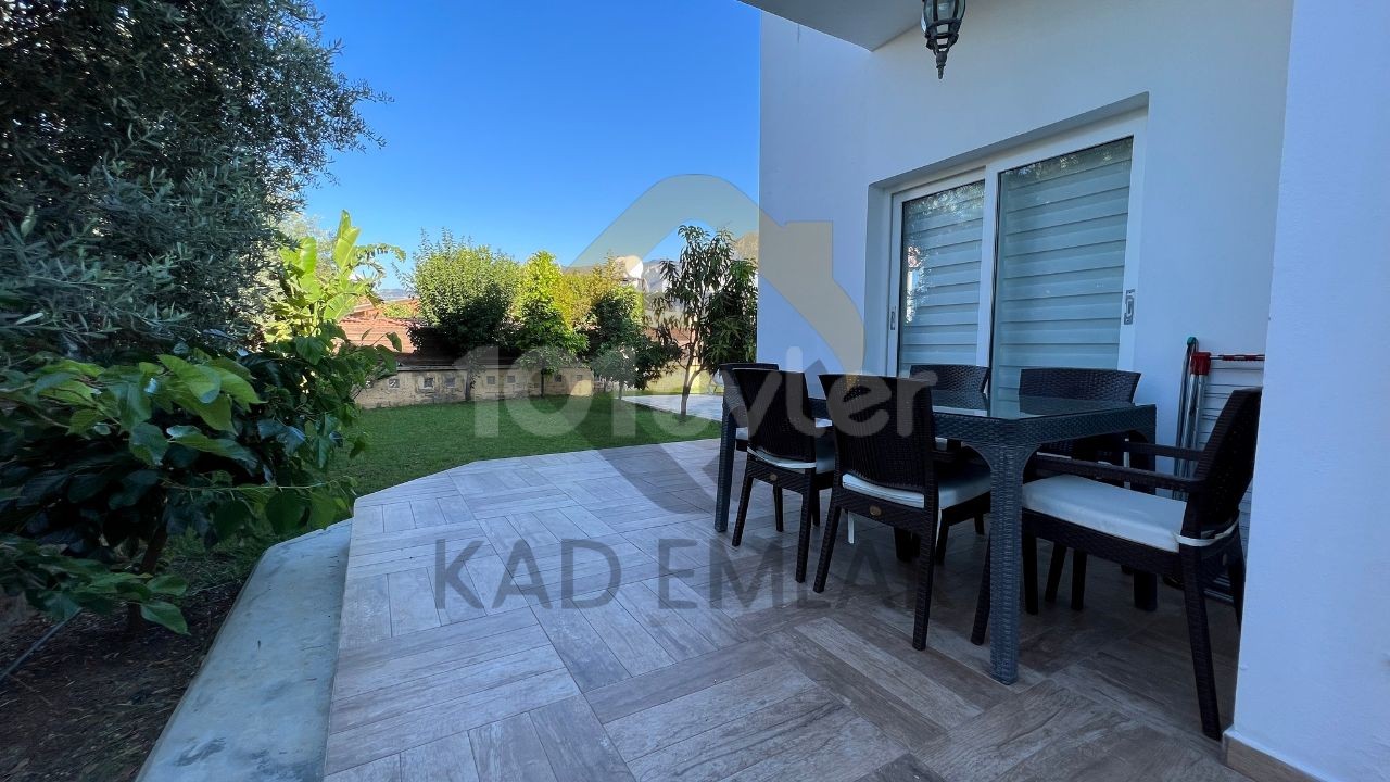 Girne Edremit Bölgesinde Ful Eşyalı Satılık Villa