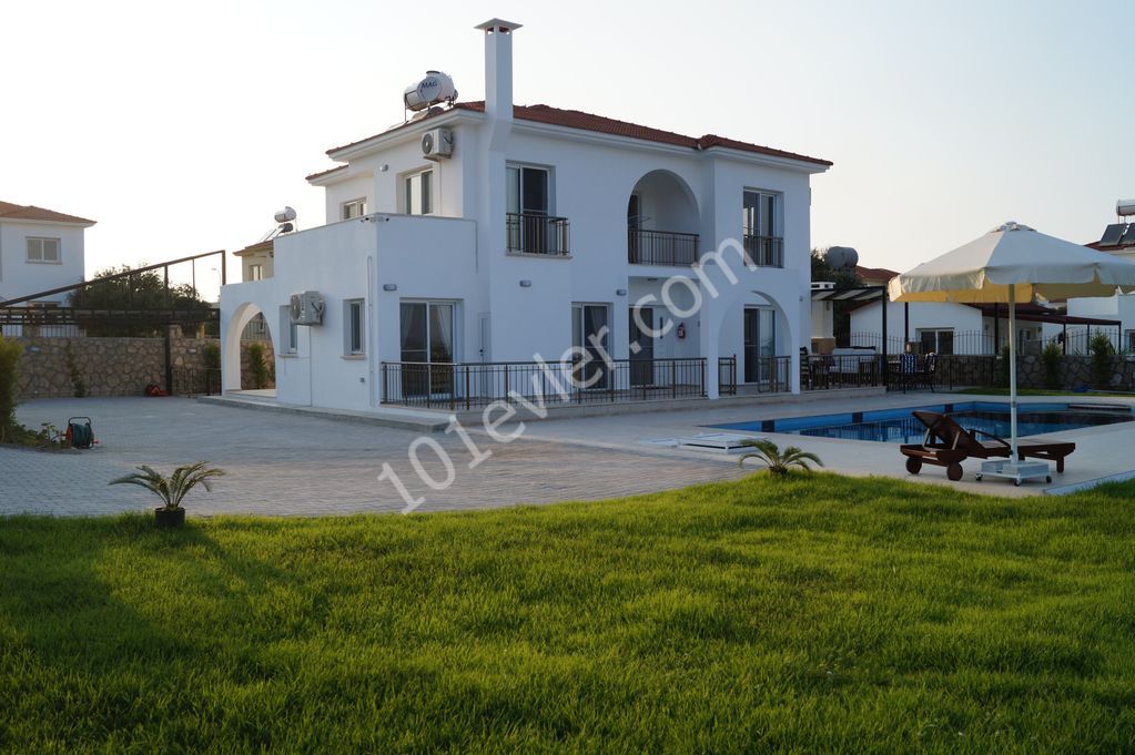VILLA CARETTA *NEW* 4-bed luxury villa with unrivalled mountain & beach views, PEACEFULNESS!!