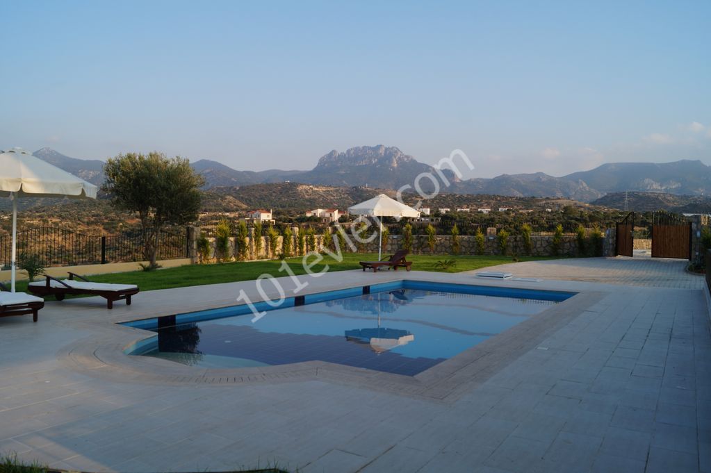 VILLA CARETTA *NEW* 4-bed luxury villa with unrivalled mountain & beach views, PEACEFULNESS!!