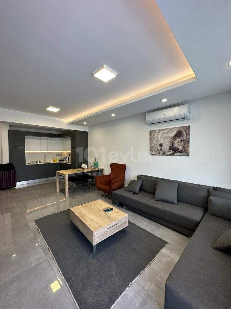 İskele, Long beach / Cortyard 1+1 flat for RENT