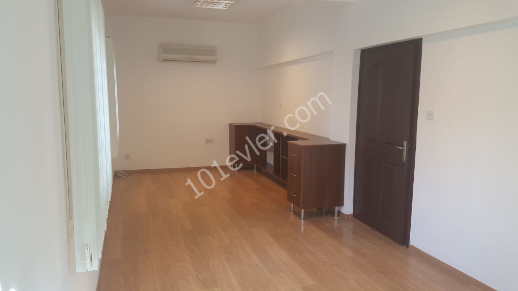 Lefkoşa Kumsal Bölgesinde Kiralık ofis