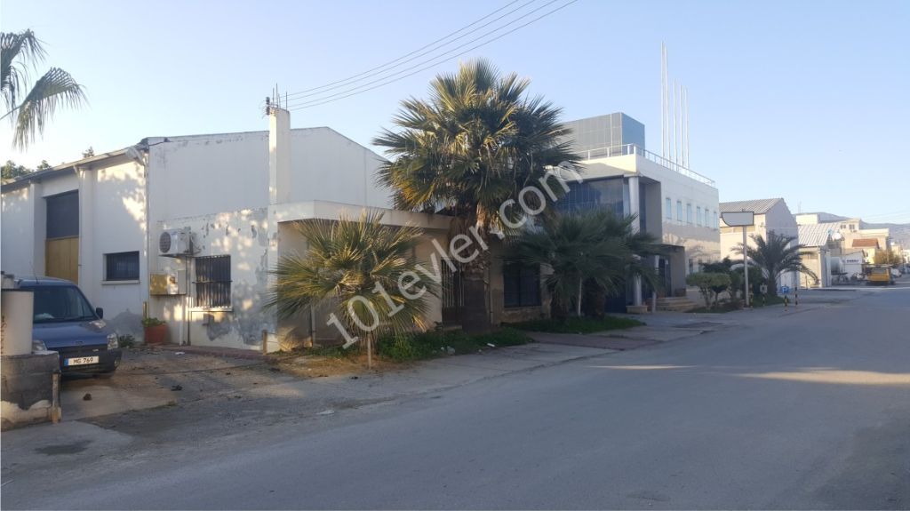 A READY-TO-USE WORKPLACE FOR SALE IN NICOSIA INDUSTRY WITH OFFICES, WAREHOUSES AND WAREHOUSES ** 