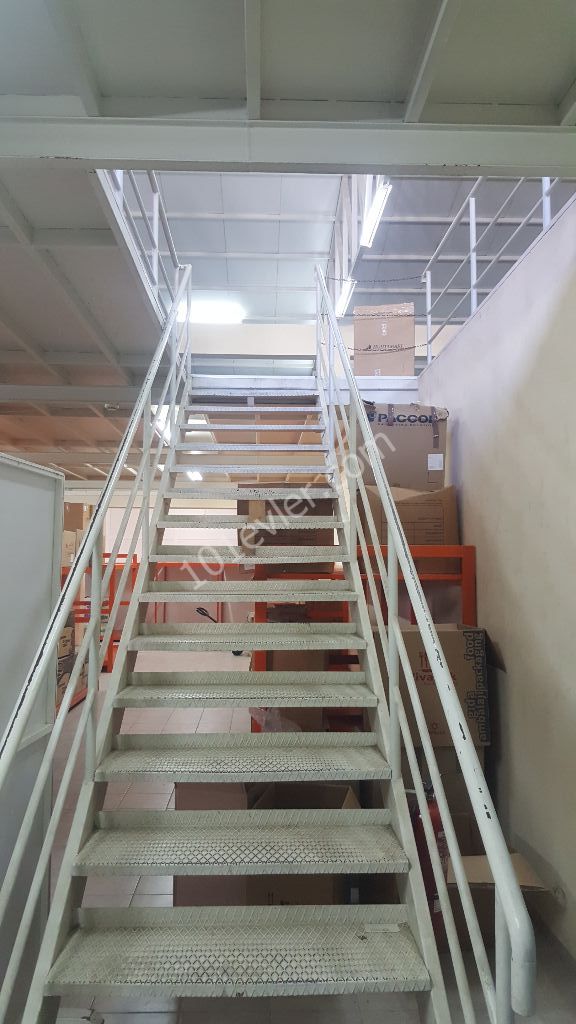 A READY-TO-USE WORKPLACE FOR SALE IN NICOSIA INDUSTRY WITH OFFICES, WAREHOUSES AND WAREHOUSES ** 