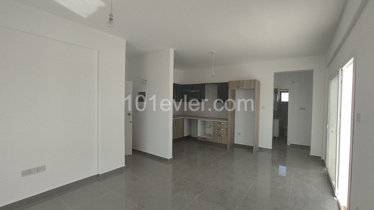 Penthouse mit 2 Schlafzimmern in Hamitköy ** 