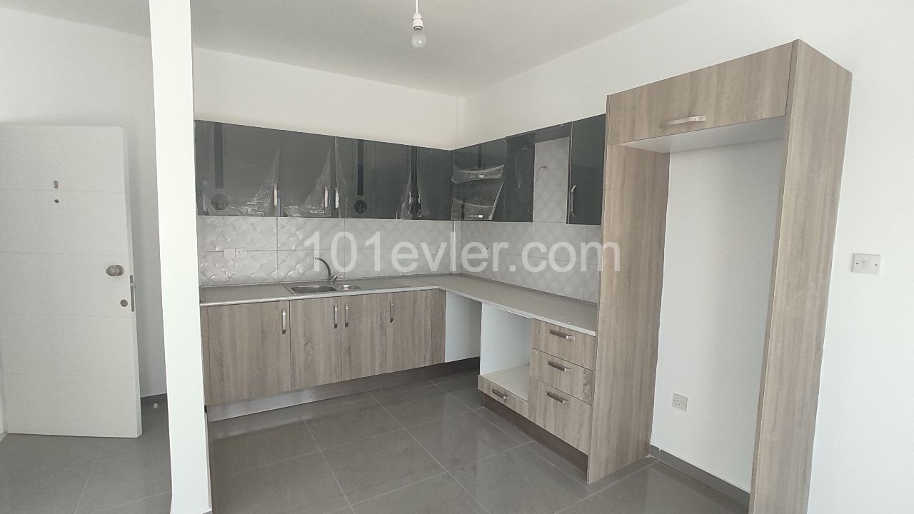 Penthouse mit 2 Schlafzimmern in Hamitköy ** 