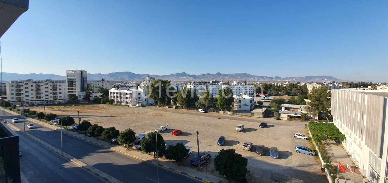 Penthouse Zum Verkauf Mit Einzigartigem Blick Auf Den Strand ** 