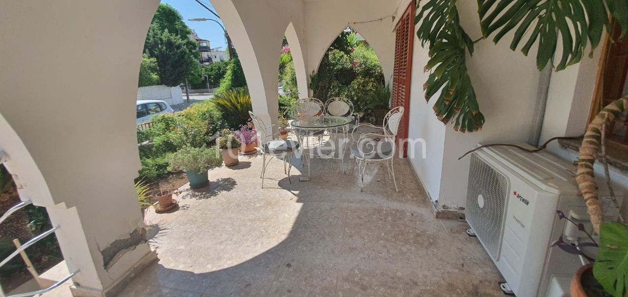 Detached House With a Large Garden, Suitable For A School, Nursery, Clinic And Office In Köklüçiftlik ** 