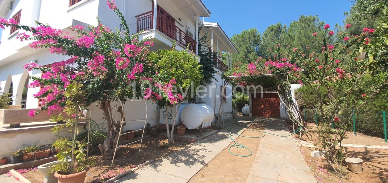 Detached House With a Large Garden, Suitable For A School, Nursery, Clinic And Office In Köklüçiftlik ** 