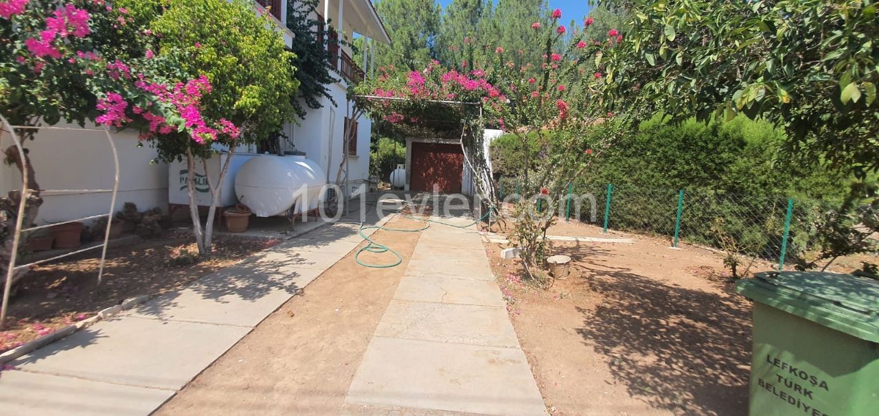 Detached House With a Large Garden, Suitable For A School, Nursery, Clinic And Office In Köklüçiftlik ** 