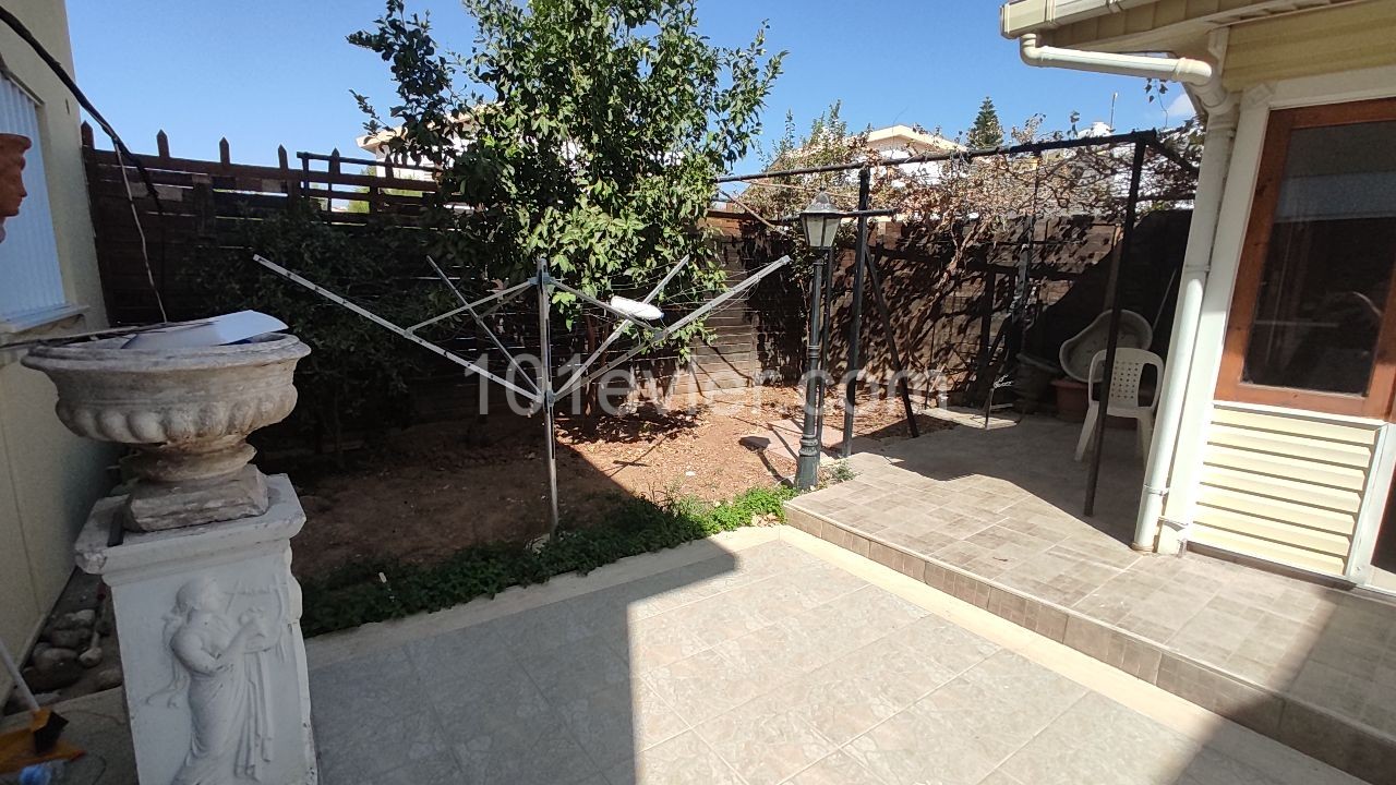 4+ 2 detached villa for sale with an auxiliary house in the Yenikent district ** 