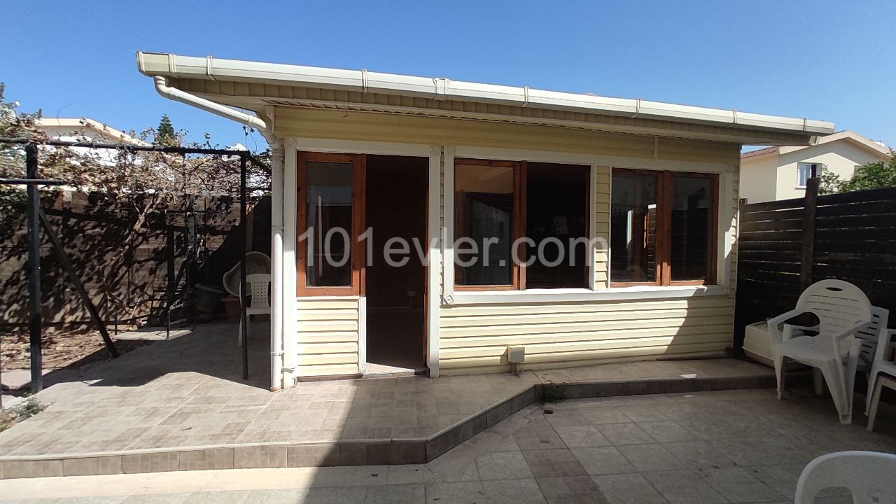 4+ 2 detached villa for sale with an auxiliary house in the Yenikent district ** 