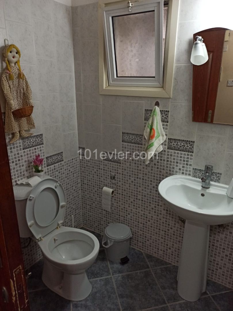 Ortaköy'de 2 Yatak odalı Kız öğrenciye Kiralık Eşyalı Daire