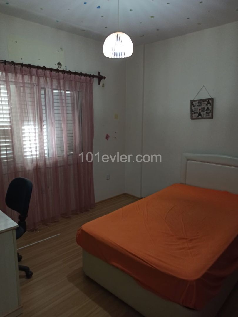 Ortaköy'de 2 Yatak odalı Kız öğrenciye Kiralık Eşyalı Daire