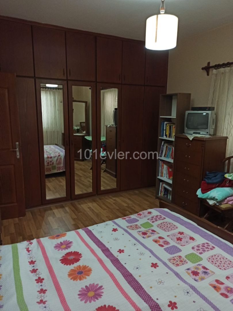 Ortaköy'de 2 Yatak odalı Kız öğrenciye Kiralık Eşyalı Daire