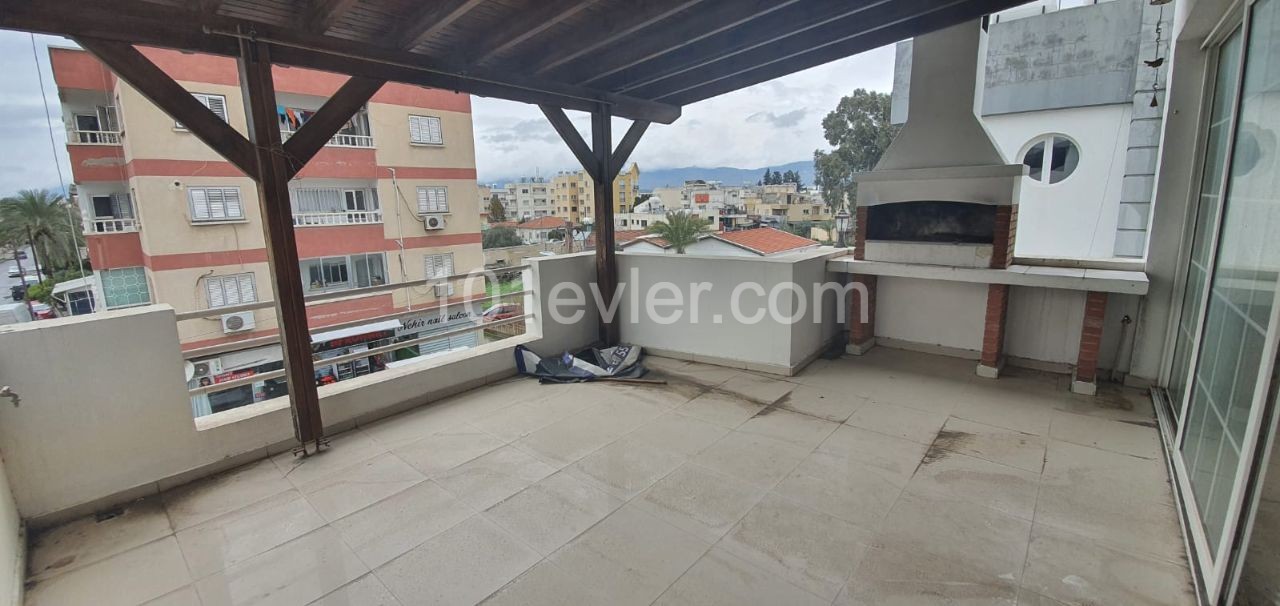 Ortaköyde Mükemmel Lokasyonda çok Geniş penthouse