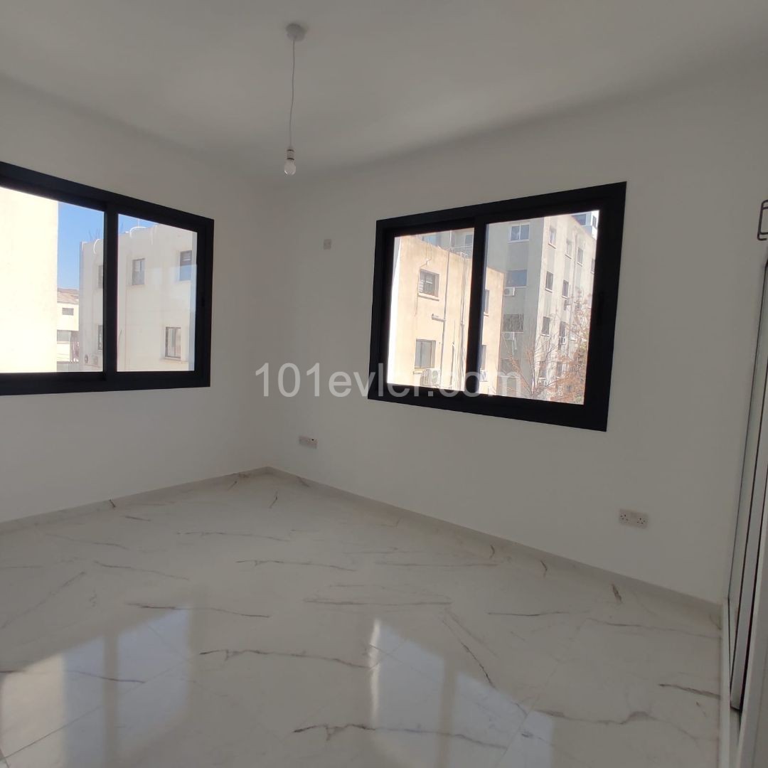 New 2+1 Flats in Yenişehir, Center of Nicosia ** 