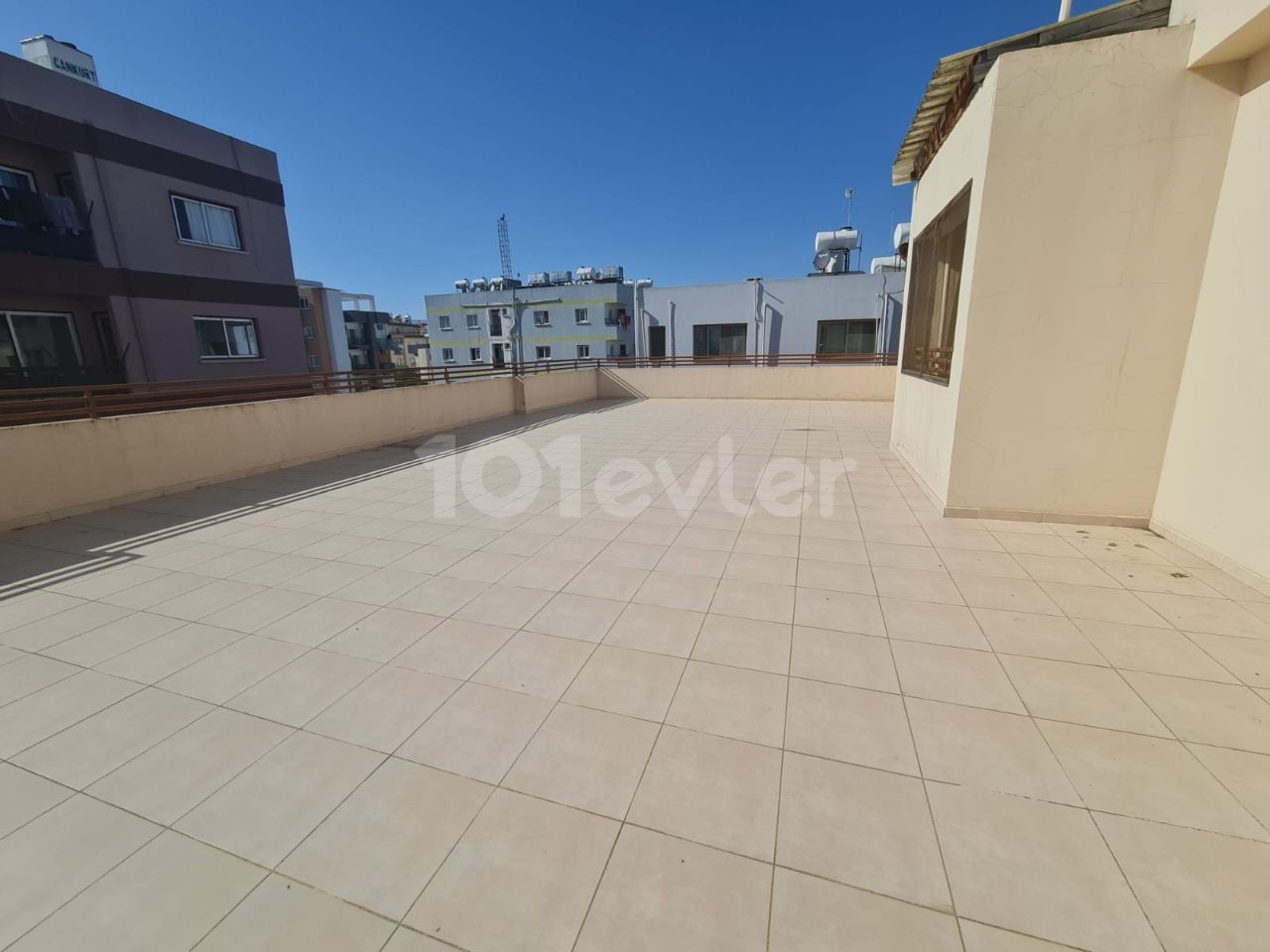 3+ 1 260 M2 Penthouse with Mitered Entrance ** 