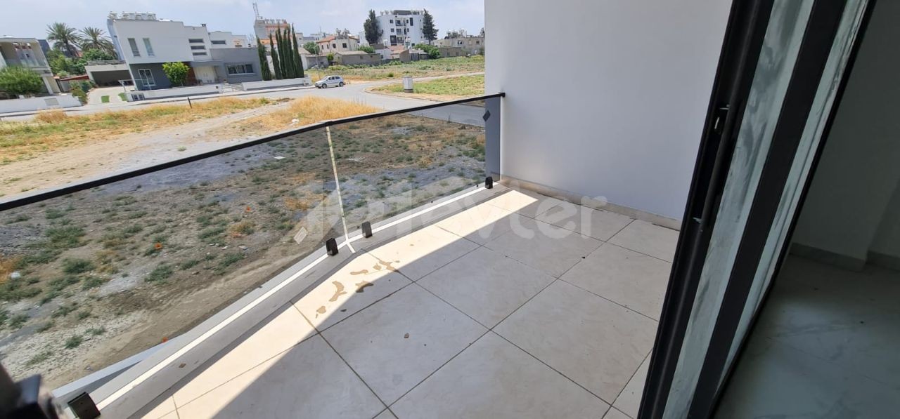 Newly Finished 2+1 Luxury and High Quality Apartments in Küçük Kaymaklı ** 