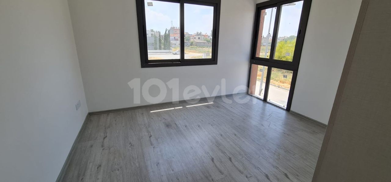 Newly Finished 2+1 Luxury and High Quality Apartments in Küçük Kaymaklı ** 