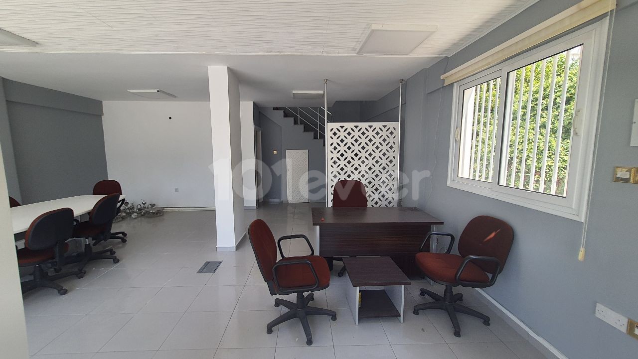 office / Shop with a size of 140m2... ** 