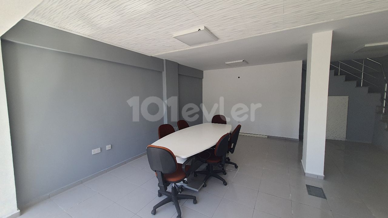 office / Shop with a size of 140m2... ** 