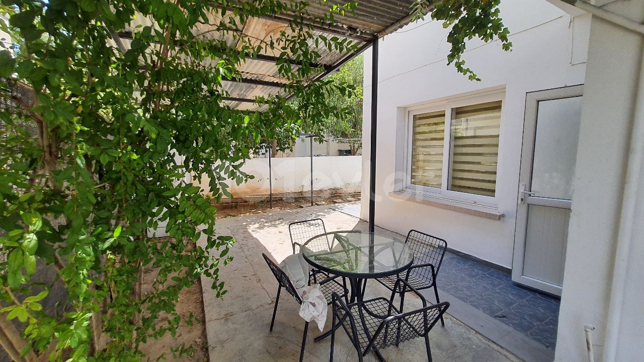 Those who are looking for an OFFICE / WORKPLACE in Köşklüçiftlik, our house with a garden is waiting for its new tenants... ** 