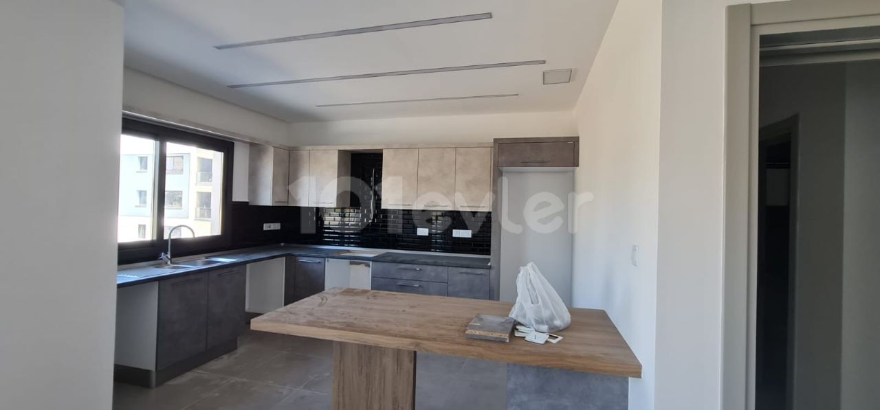 Newly Finished Luxury Apartment in Küçük Kaymaklida ** 