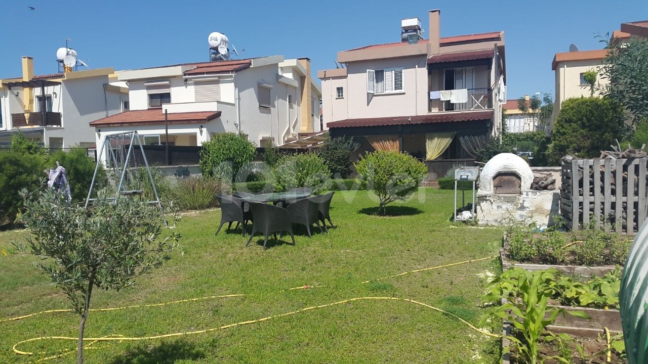 4+1 Sehr geräumige freistehende Luxusvilla in Hamitköy ist offen für Austausch! ** 