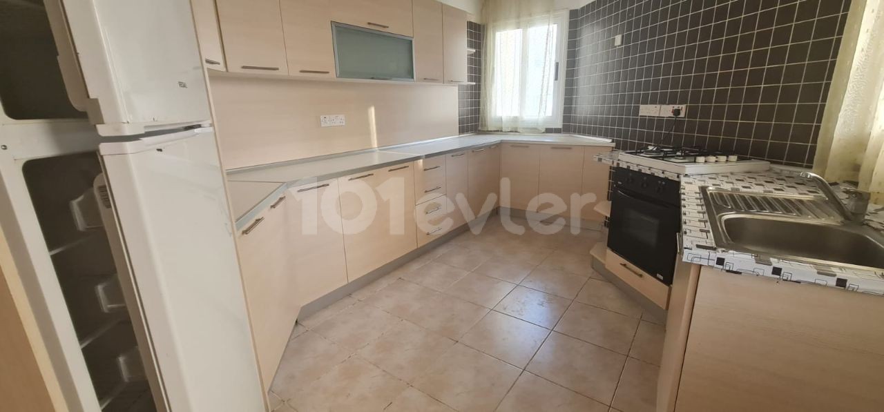 Ortakoyde 3+1 Eşyalı Kiralık Daire 