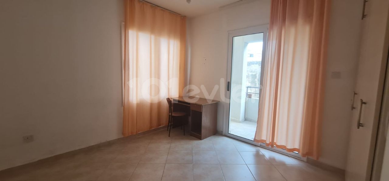 Ortakoyde 3+1 Eşyalı Kiralık Daire 