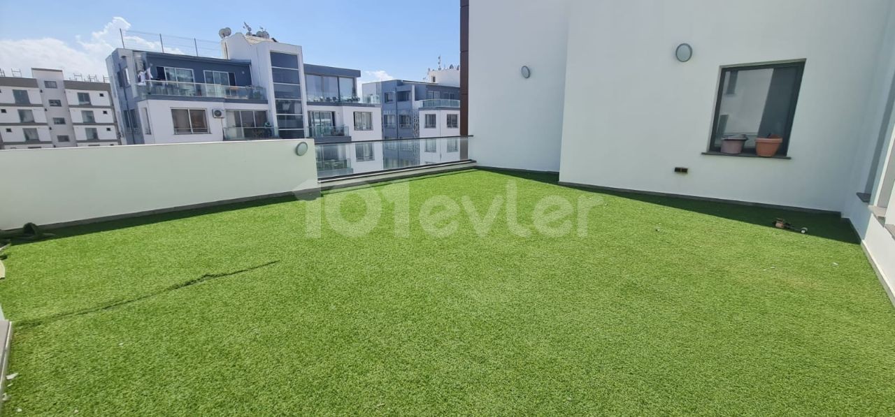 Metehan da 2+1 möbliertes Penthouse mit großer Terrasse ** 