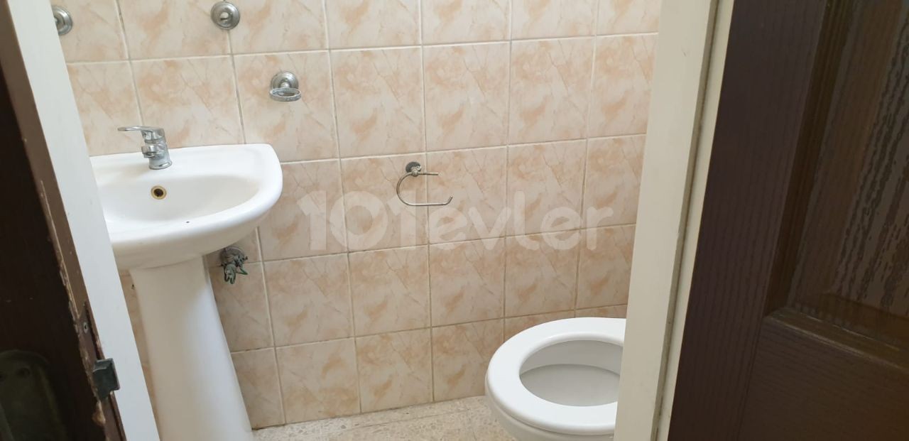 Spacious Apartment for Rent for 3 + 1 Students in Hamitköy ** 