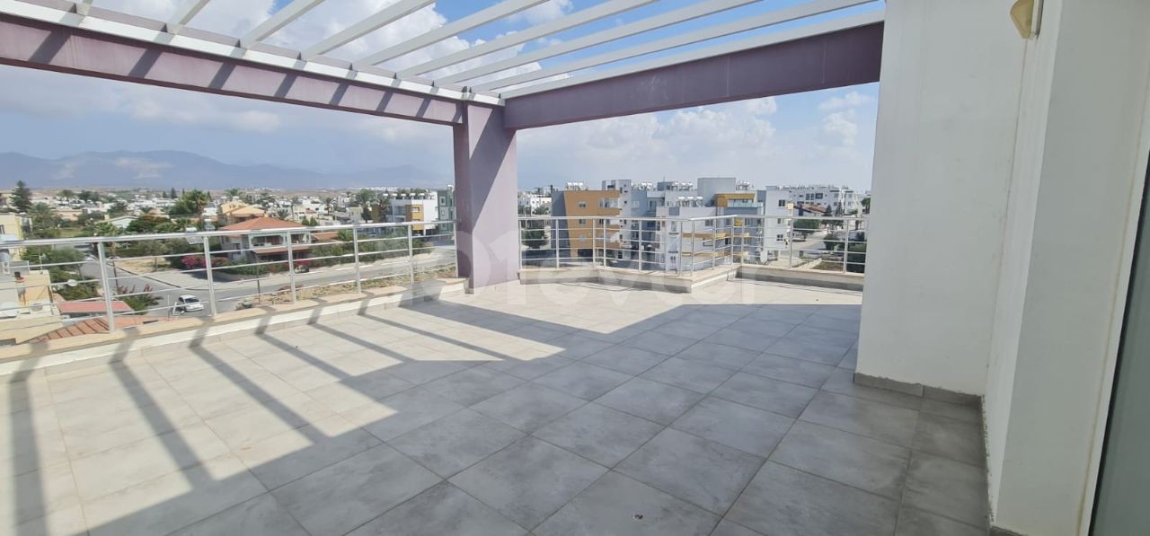 Neues Penthouse mit großer Terrasse in Gehrung ** 