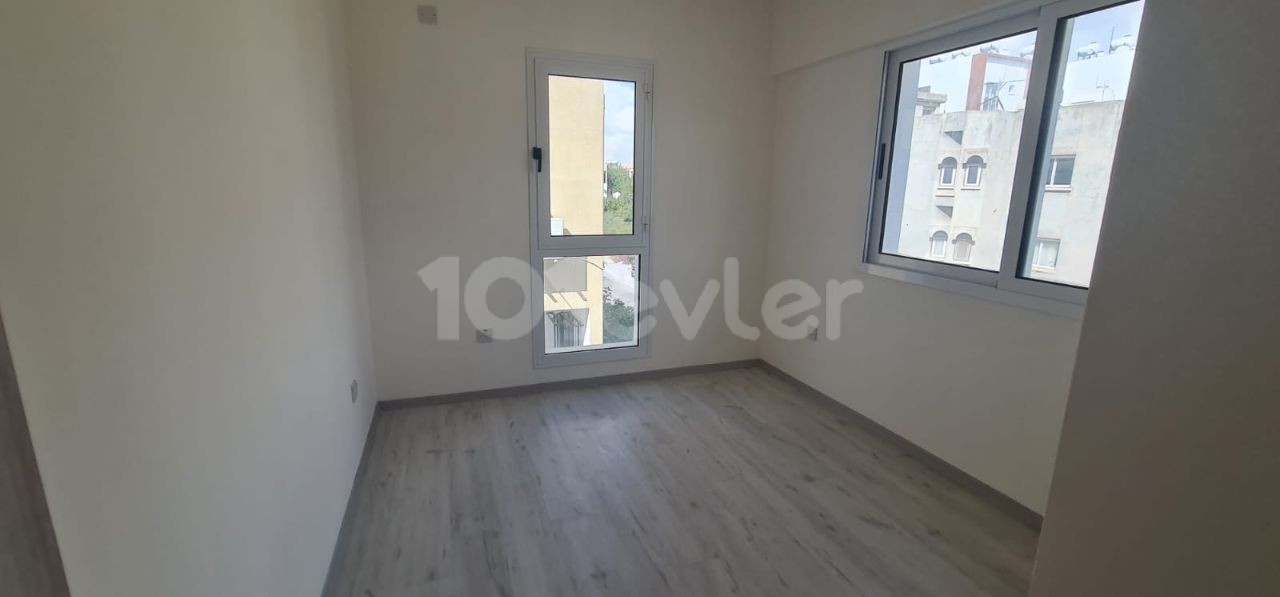 2 + 1 Apartment for Sale in Gönyeli ** 
